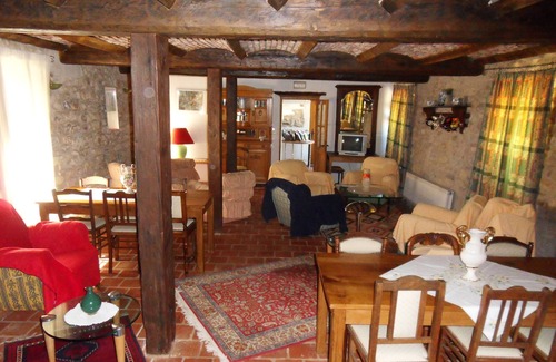 Saint-Alban-sous-Sampzon House | Les cigales à Grospierres gites studios en Ardèche près de vallon pont d'arc