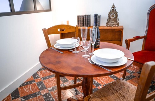 Roquemaure Apartment | Les Comtes de Toulouse