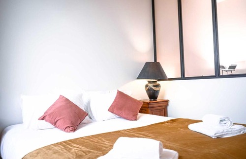 Roquemaure Apartment | Les Comtes de Toulouse