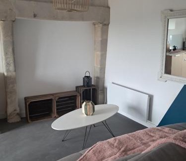 Gennes-Val-de-Loire House | les deux tilleuls