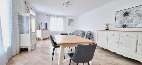 Bonneil House | Les Glycines - Maison avec bel extérieur