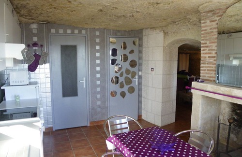 Nazelles-Negron House | Les Hauts de Nazelles