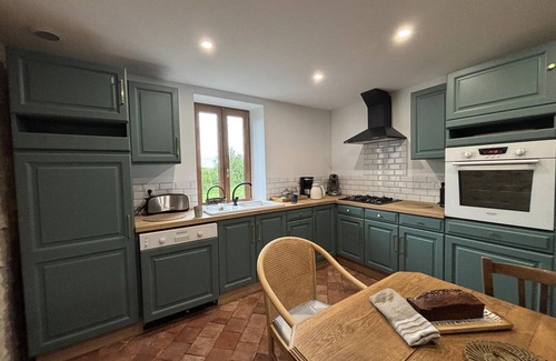 Chavroches Cottage | Les Hirondelles Cottage in Chavroches - 5 guests, pets allowed