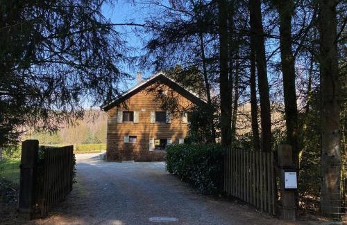 Lorcy House | Les Iris - Gîte Tout Confort au Cœur de la Nature