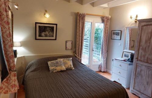 Sainte-Marguerite-de-Viette Bed & Breakfast | Les Petits Matins Bleus - Chambres d'hôtes "Les Pommiers"