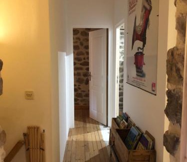 Lamastre House | Les pentes du chateau de Retourtour