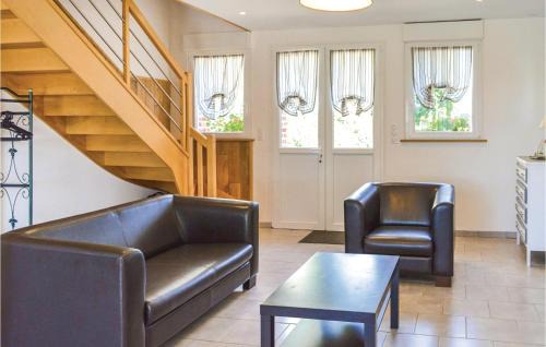 Roisel House | Les Renoncules Des Champs