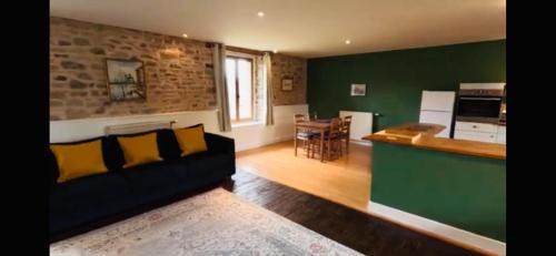 Saint-Amand House | Les Rouges Terres Gites - La Vieille Grange