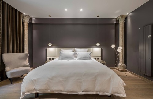 Saint-Rambert House | Les Suites de l'Île Barbe