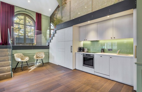 Saint-Rambert House | Les Suites de l'Île Barbe