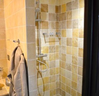 Castelnau-sur-Gupie Bed & Breakfast | les tamaris