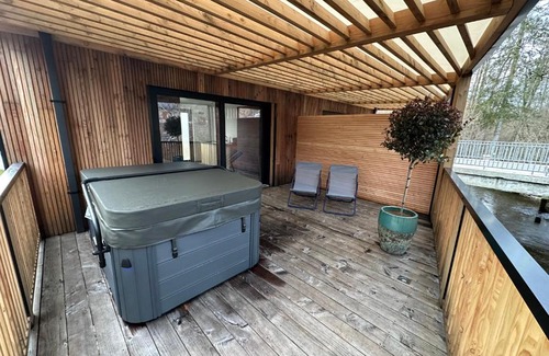 Bourg-Fidele Cabin | Les Tchanquées