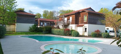 Aureilhan Apartment | Les Terrasses du Lac piscine A4