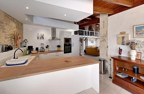 Chenac-Saint-Seurin-d'Uzet House | Les Vents de Gironde - Maison en pierre piscine