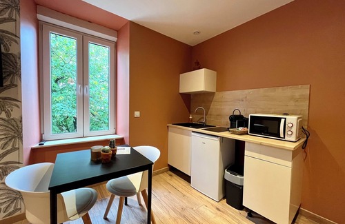 Limoges Apartment | Lescinqsuites/Le Marrakech - Dabnb