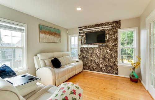 Hagerstown House | Less Than 2 Mi to Dtwn Hagerstown Townhome with Fireplace