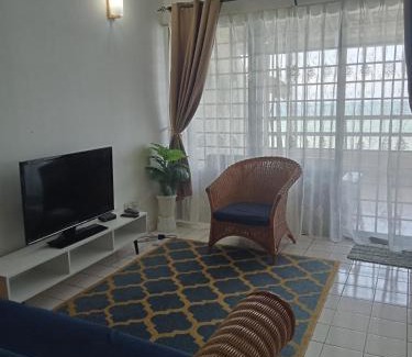 Taman Haji Zainal Apartment | Lestari Seaview Homestay