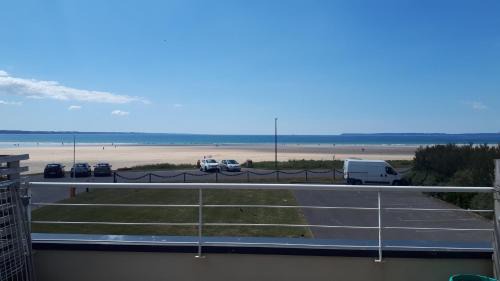 Plomodiern Apartment | Lestrevet, les pieds dans l eau