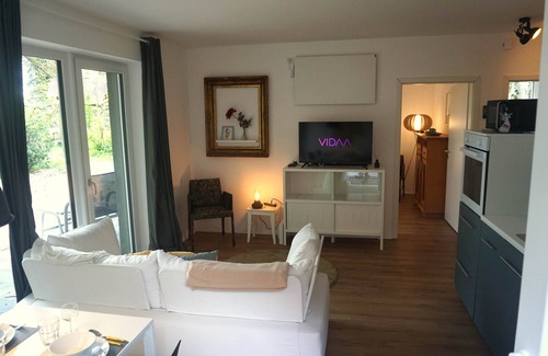 Burglesum Apartment | Lesum-auen. Ruhige Ferienwohnung mit Terrasse und Garten