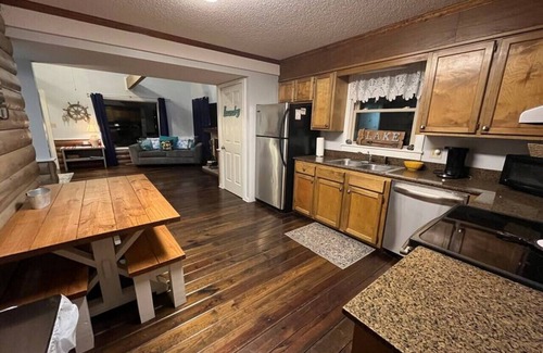 Town Creek Cabin | Let's Explore - Stunning Sunrise & Sunset Views!