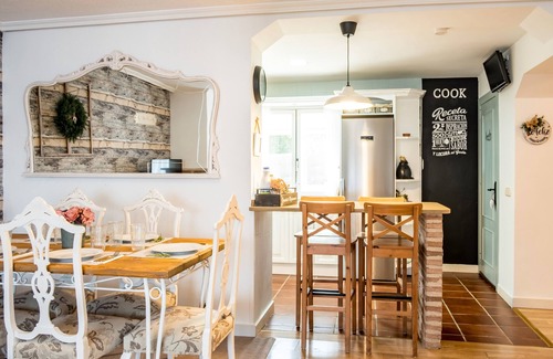 Barco De Avila House | Let yourselves be enveloped by the aroma of tranquility and savor life with a touch of Honey and Cinnamon