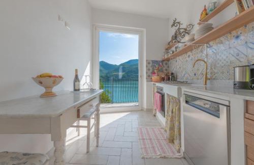 Colle di Tora Apartment | Letizia lake house panoramic view