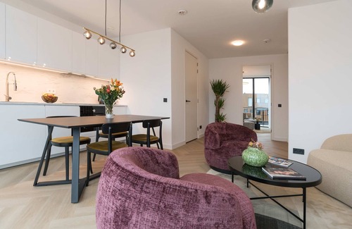 Amsterdam East Apartment | LevelUp Sunrise Summa