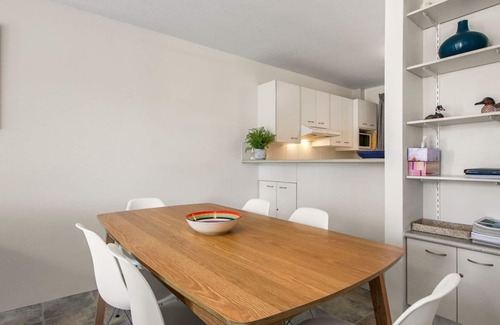 Kings Beach Apartment | Levuka Unit 2, 14 Moreton Pde. Kings Beach