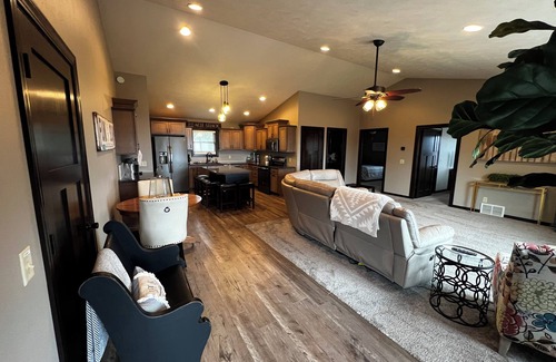 Crofton Apartment | Lewis and Clark Lake Home/Loft for Rent/Lake View Property and Lake Access