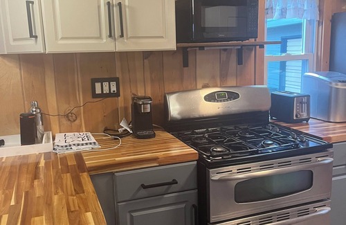 Lexington House | Lexington Cottage with Beach Access Sleeps 6-8