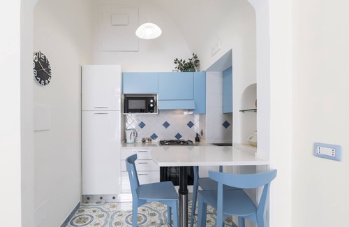 Maiori Apartment | Libeccio - apartment in the center with terrace/patio, parking and sea view