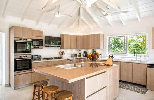 Les Terres Basses Villa | Libellule - Elevated Beachfront Villa