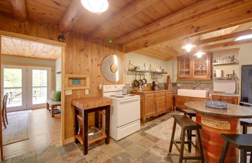 Bath Cabin | Liberty Vacation Rental: 3 Mi to Brookville Lake!