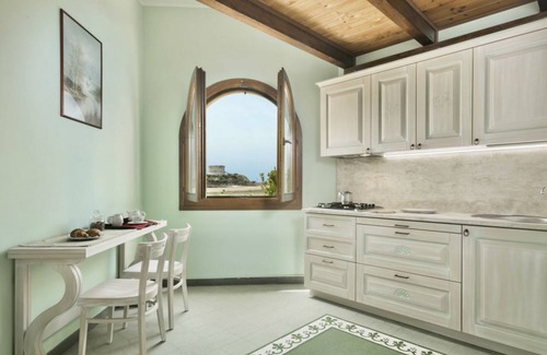 Bosa Marina Apartment | Lido Chelo Junior Suite 4 beds sea view