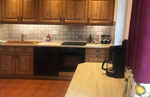 Altdorf bei Nuernberg Apartment | Liebevoll Eingerichtetes Ferienhaus mit Terrasse und Kamin