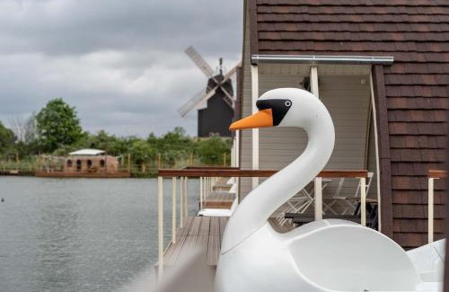 Parey Boat Rental | Lieblingsplatz Parey - schwimmendes Seehotel