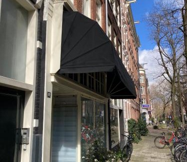 Oude Pijp Apartment | LIEV Amsterdam Cozy boutique suite in The Pijp