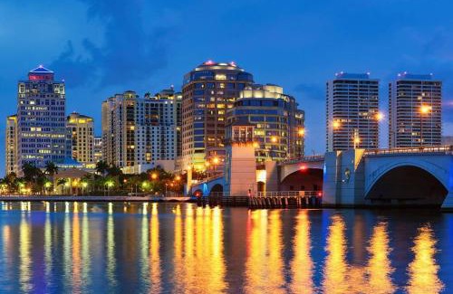 South Palm Park Neighborhood Association House | Life's a Beach