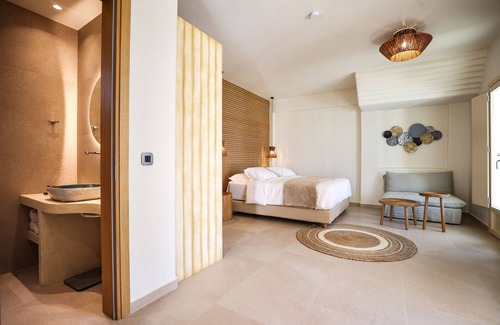 Tourlos House | LIFE SUITES