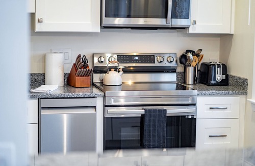 Bartlett Condo | Lift Haus - True Ski-In Ski-Out - Clean Modern Easy