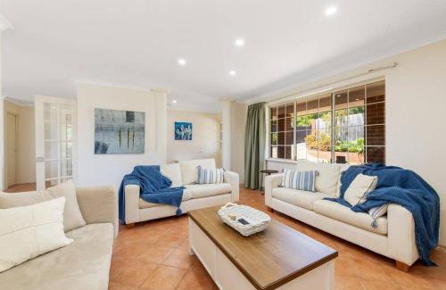 Falcon House | Light & bright Falcon Bay family holiday escape