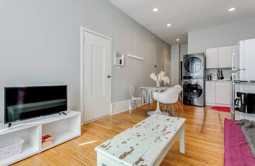 Palmerston - Little Italy Apartment | Light Filled Little Italy Suite w/Private Garden