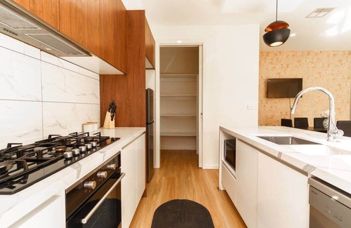 Werribee House | Light-Filled Werribee Escape