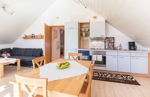 Herdwangen Schoenach Apartment | Light-Flooded Attic Apartment “Lauser DG” in Quiet Area with Wi-Fi & Balcony
