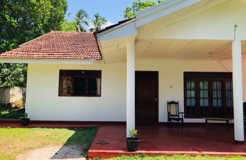 Devinuwara Villa | Light House Beach Resort