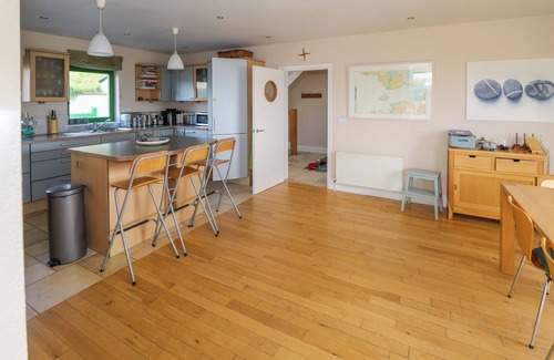 Newport Cottage | LIGHTHOUSE HILL, family friendly in Mulranny, County Mayo