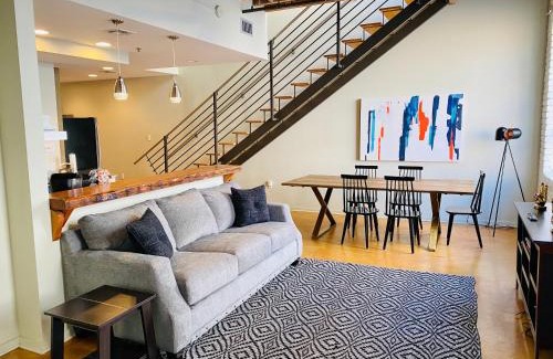 Arts/Warehouse District Apartment | LiivUP Warehouse Apartments