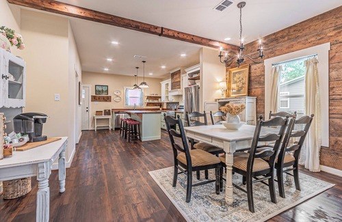 Sulphur Springs Cottage | Lil’ Blue Cottage Near Downtown