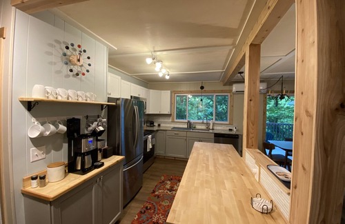 Bella Vista House | Lil Sugar Cottage - Little Sugar/Tunnel Vision Trail Access - Cozy!