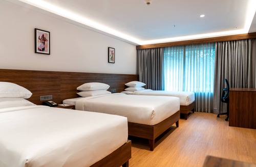 East Nada Hotel | Lilac Hotel Guruvayur